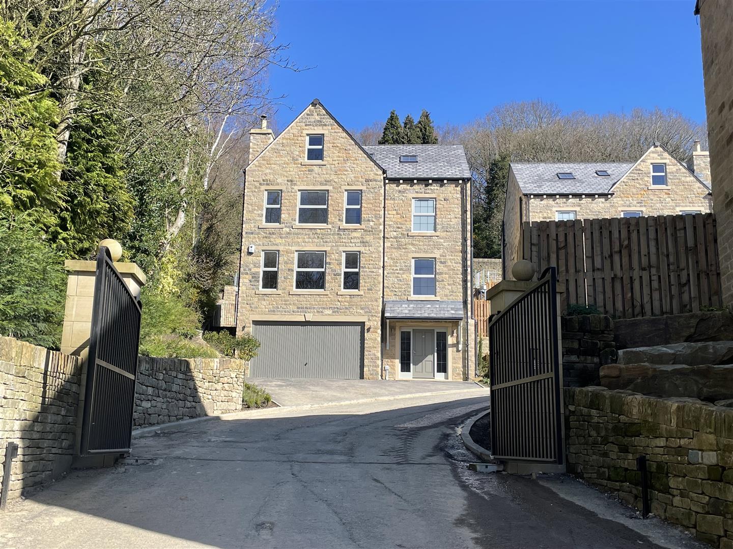 Properties for sale Holmfirth, Mirfield, Huddersfield Page 1